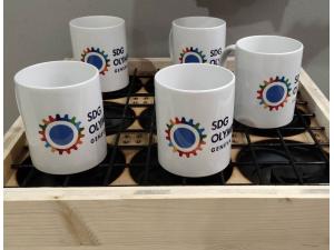 Mugs personnalis�s sur mesure par transfert couleurs quadri pour UNIGE � Gen�ve